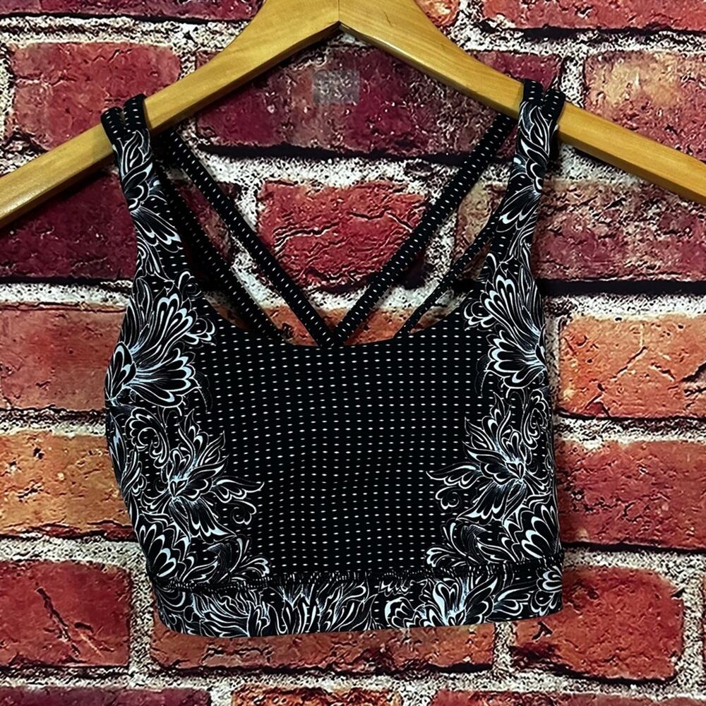 Lululemon sports bra size 4